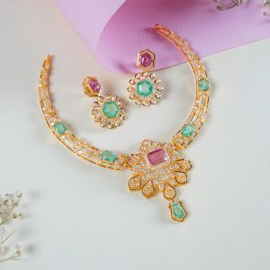 Gleaming Geometric Bloom Gold Necklace Set