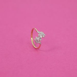 18Kt Gold Floral Petal Embrace Diamond Ring 148VU5692