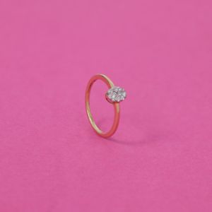 18Kt Gold Oval Shape Diamond Ring 148VU6731