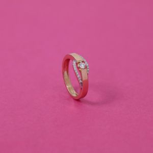 18Kt Enticing Diamond Engagement Ring 148VU7551