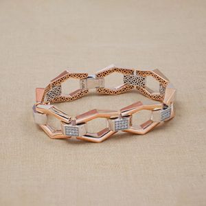 Distinctive Grandeur Gold Bracelet For Men