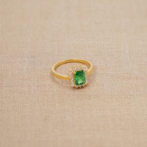 Enticing Emerald Gold Ring For Women 94VH7678