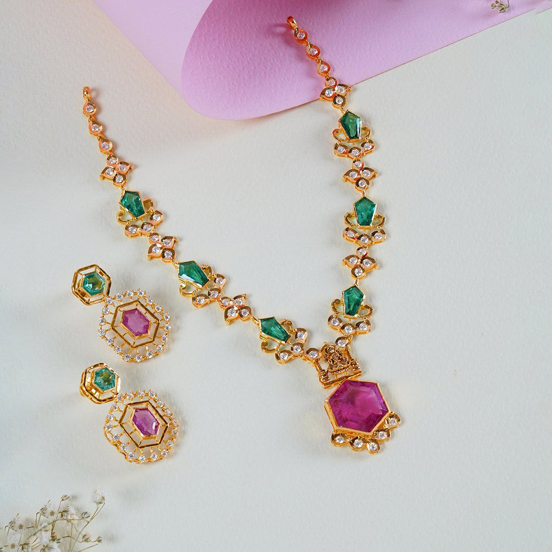 Entrancing Pachi Ruby Emerald Gold Necklace With Hexa Earrings