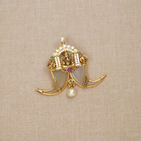 Divine Ganesha Tiger Nail Gold Pendant 115VG1593